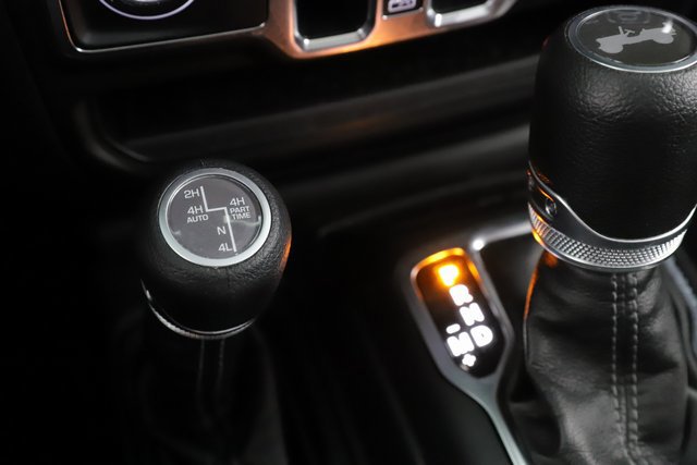 Used 2025 Jeep Wrangler Unlimited Sahara image 23