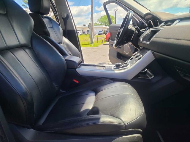 Used 2018 Land Rover Range Rover Evoque SE AWD/4WD image 19