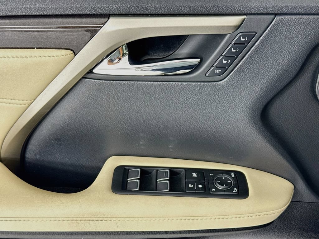 Used 2022 Lexus RX 450h AWD w/ Luxury Package image 11