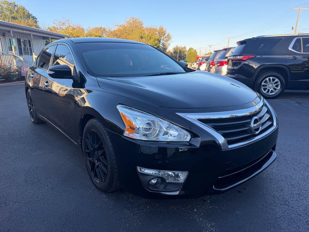 Used 2013 Nissan Altima 2.5 SV w/ 2.5SV Convenience Pkg FWD image 3