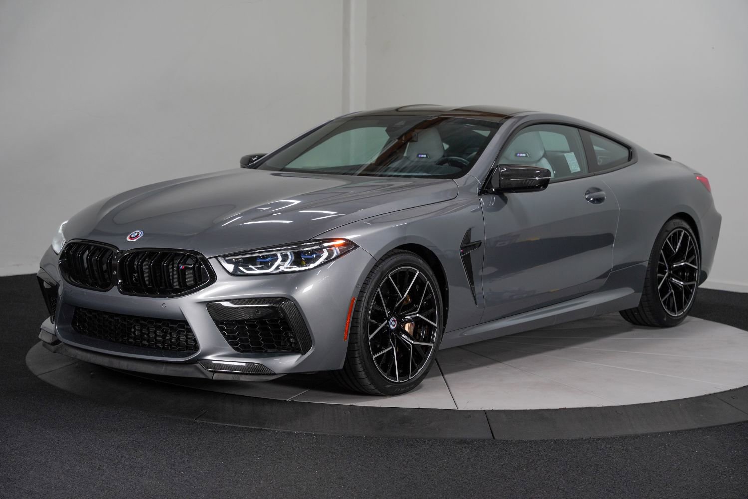 Used 2023 BMW M8 Competition image 6