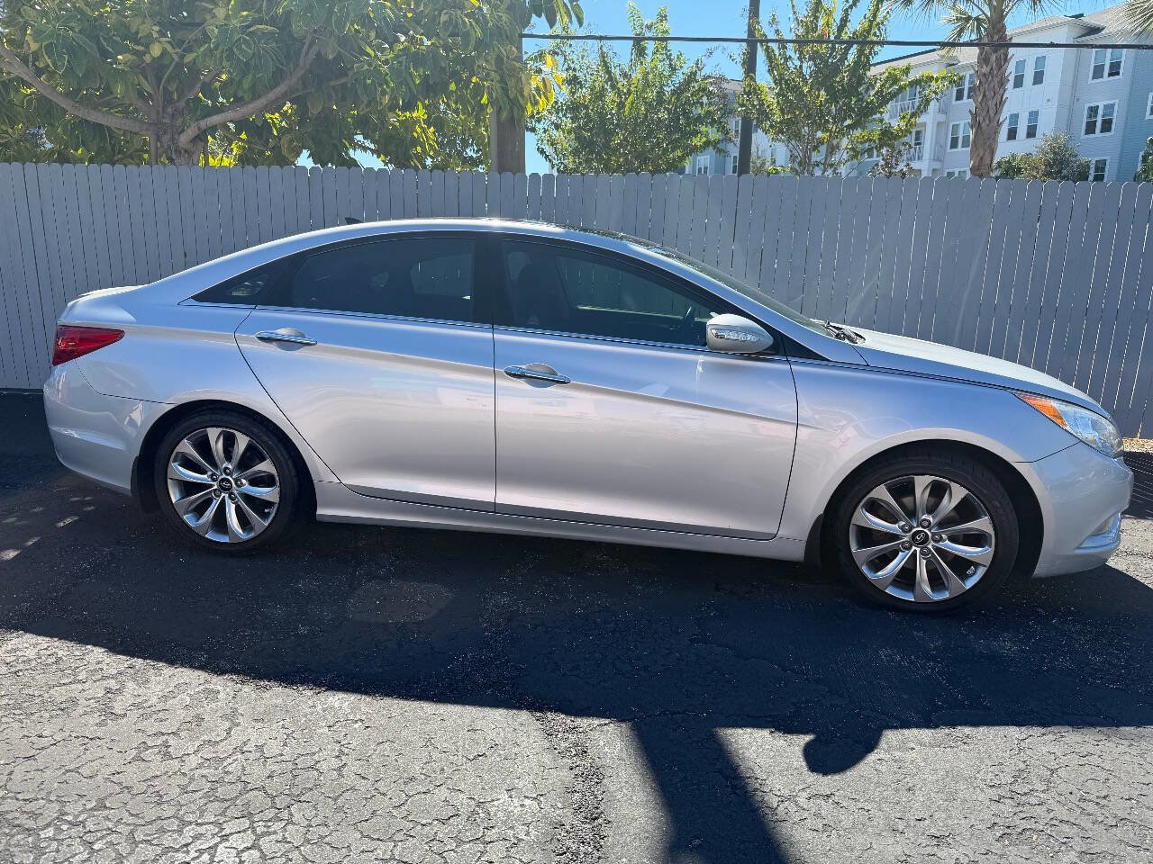 Used 2012 Hyundai Sonata Limited w/ Navigation Pkg image 3