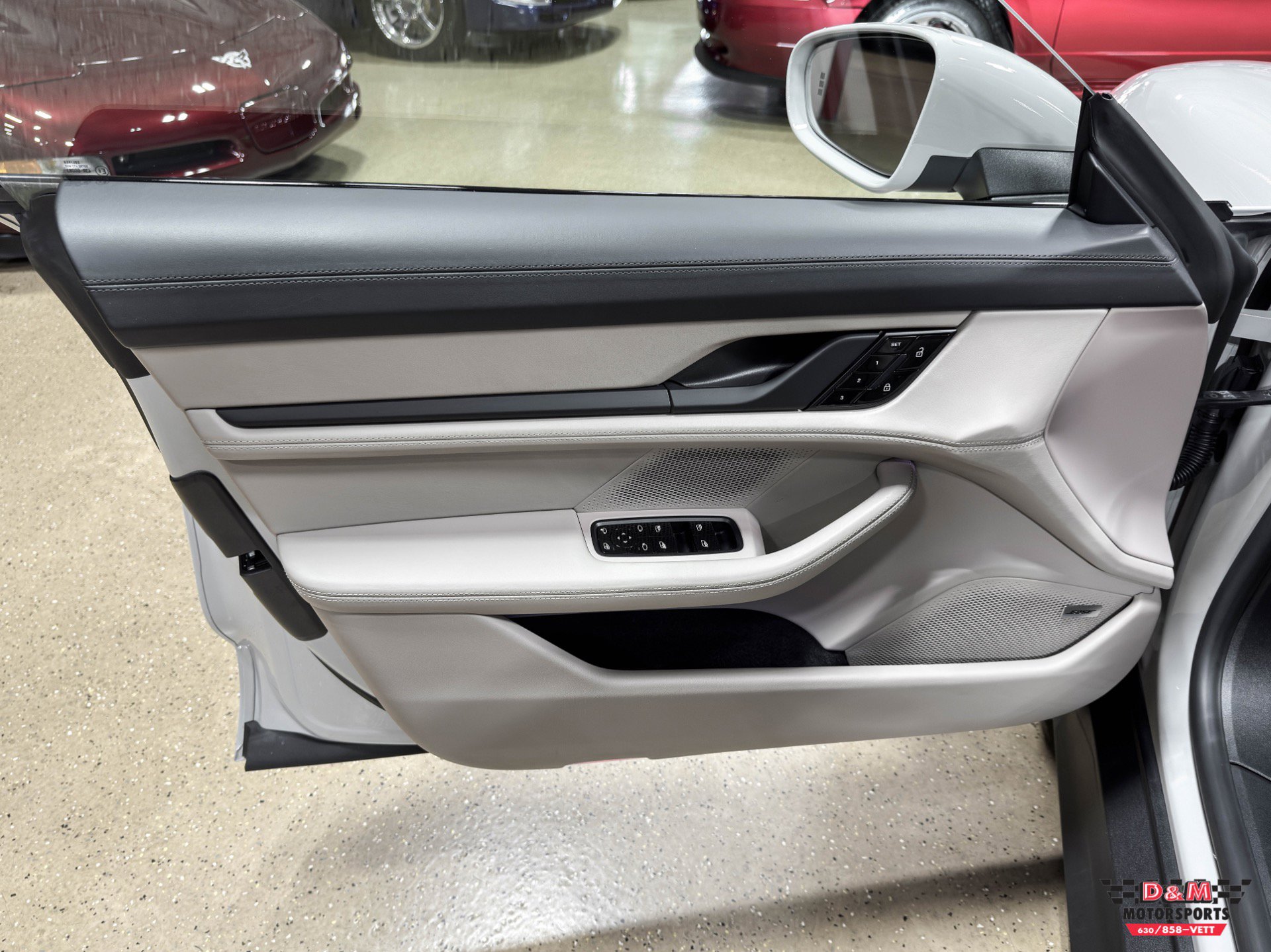 Used 2021 Porsche Taycan image 27