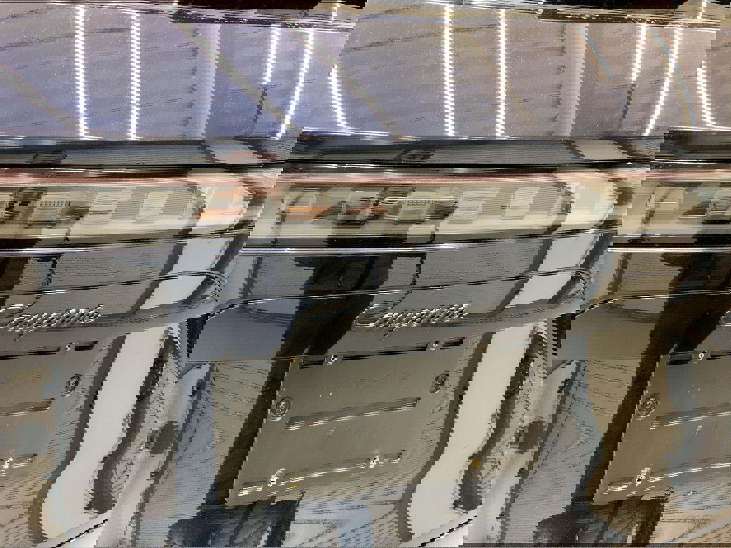 Used 2023 Porsche Cayenne Platinum Edition image 30