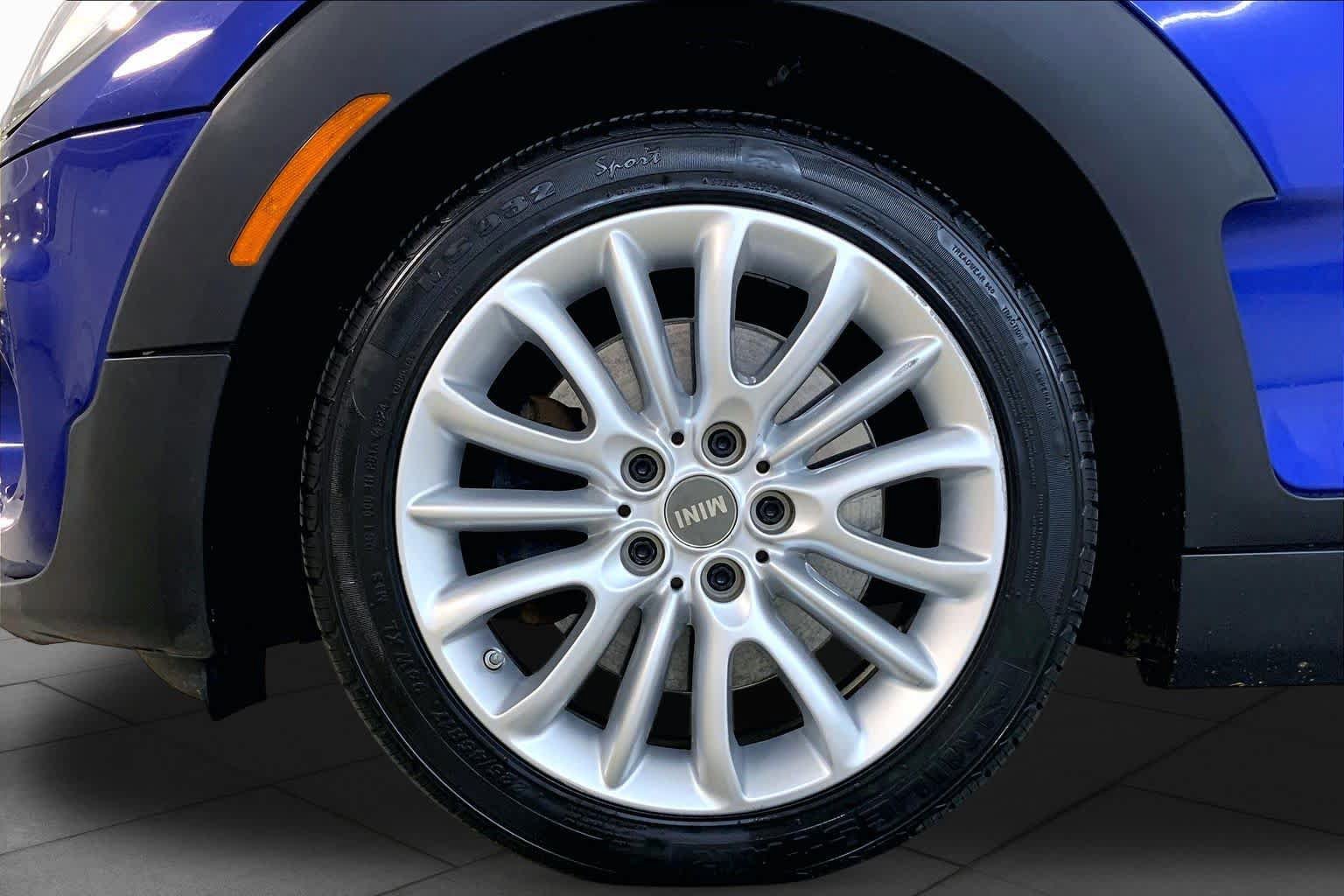 Used 2019 MINI Cooper Clubman S w/ Starlight Blue Edition FWD image 10