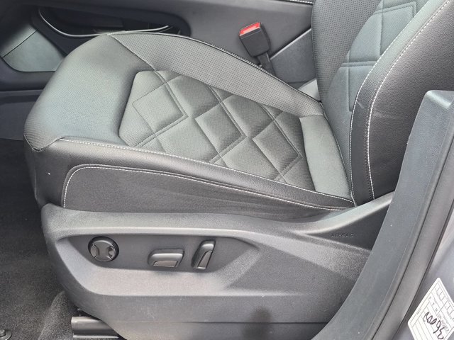 Used 2025 Volkswagen Atlas SE FWD image 14