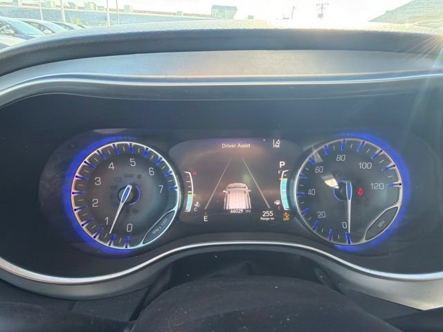Used 2019 Chrysler Pacifica Touring Plus w/ Advanced Safetytec Group FWD image 9