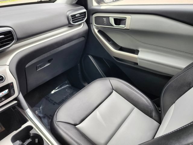 Certified 2023 Ford Explorer XLT w/ Equipment Group 202A AWD/4WD image 15