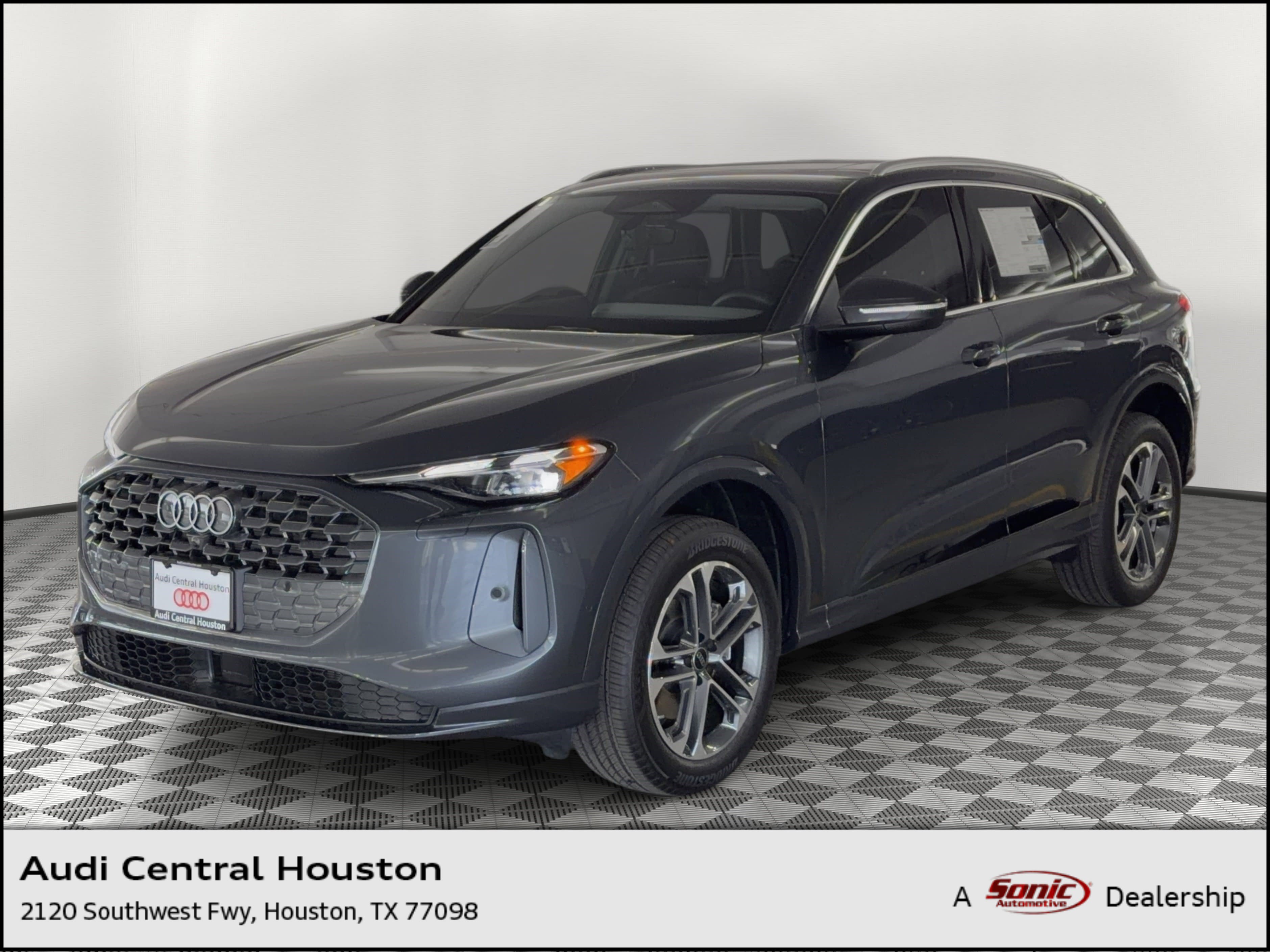 New 2026 Audi Q5 Premium image 1