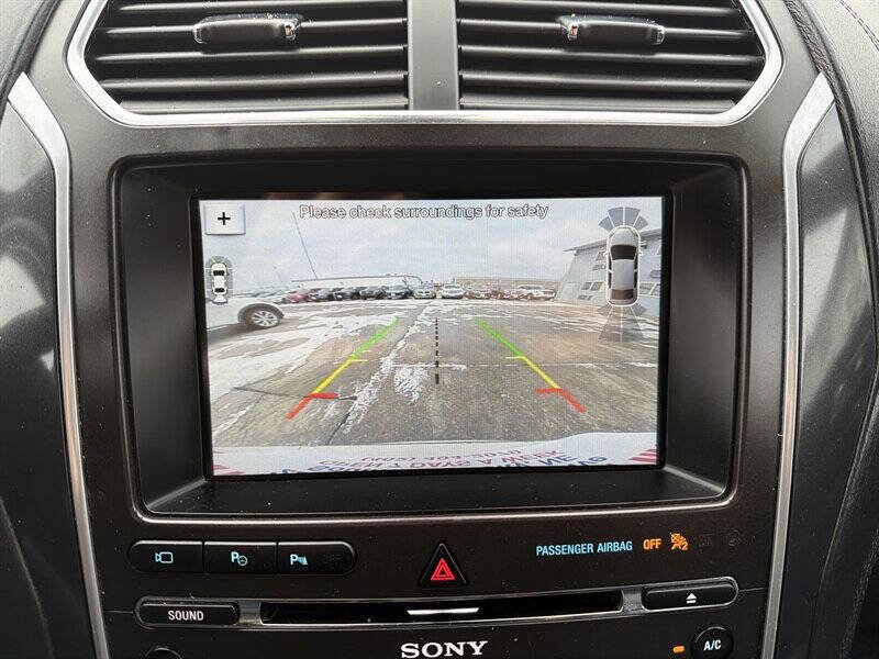 Used 2017 Ford Explorer Platinum image 26