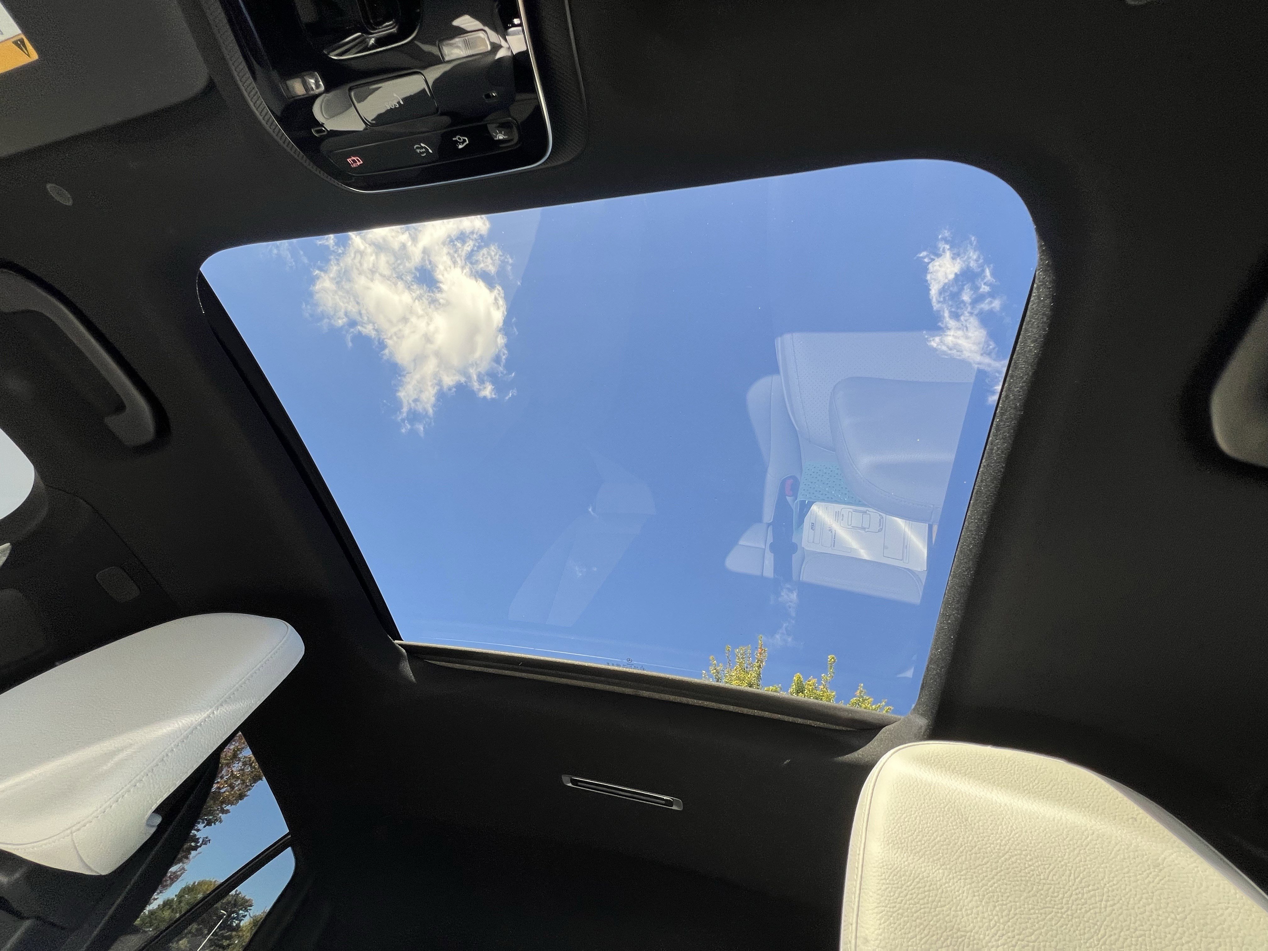 Certified 2024 Mercedes-Benz GLC 300 4MATIC w/ AMG Line image 28