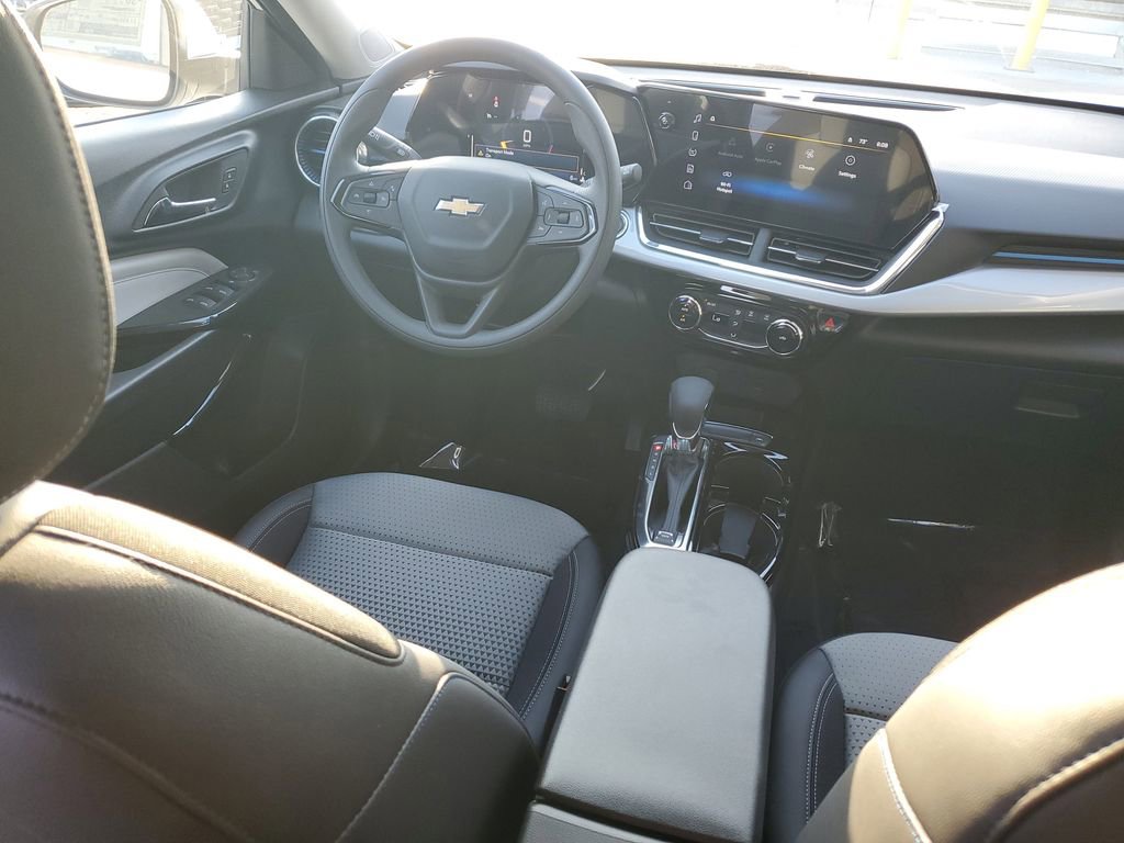 New 2026 Chevrolet Trax LT image 8