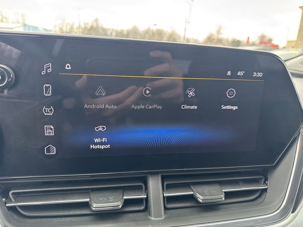 Used 2025 Chevrolet Trax LT w/ LT Convenience Package image 18