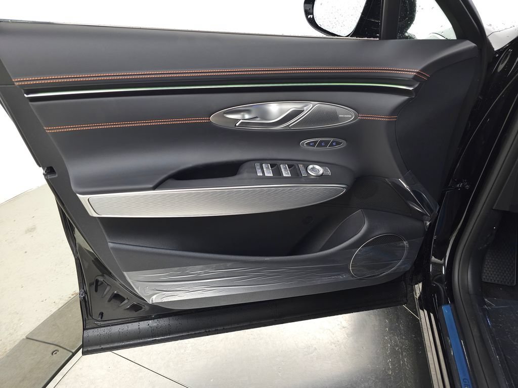 New 2026 Genesis GV70 2.5T Sport Prestige w/ G1 Accessory Package AWD/4WD image 9