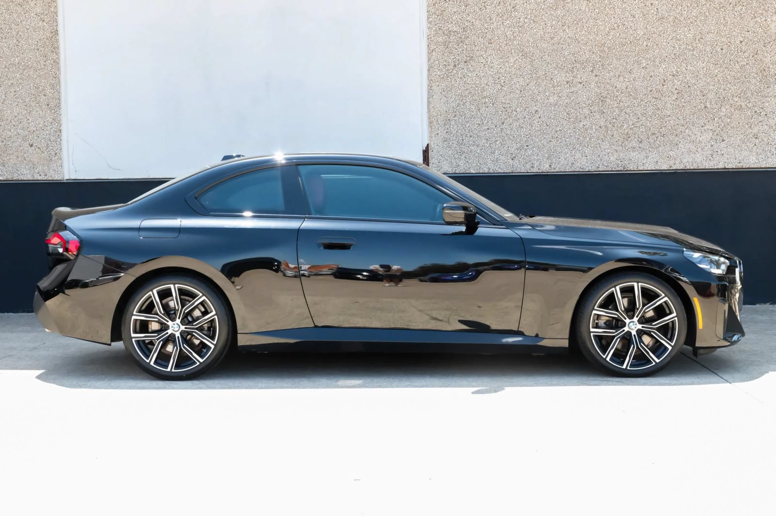 Used 2024 BMW 230i Coupe w/ Convenience Package RWD image 9
