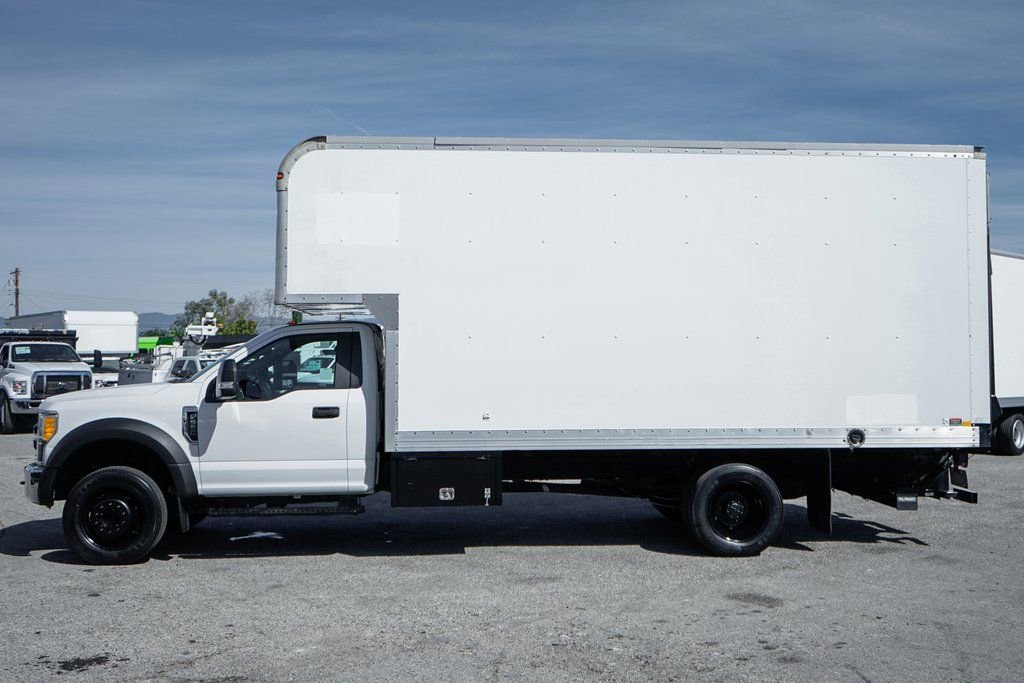 Used 2017 Ford F550 2WD Regular Cab Super Duty image 5
