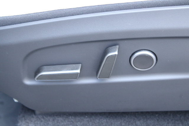 Used 2026 Tesla Model Y 2WD image 27