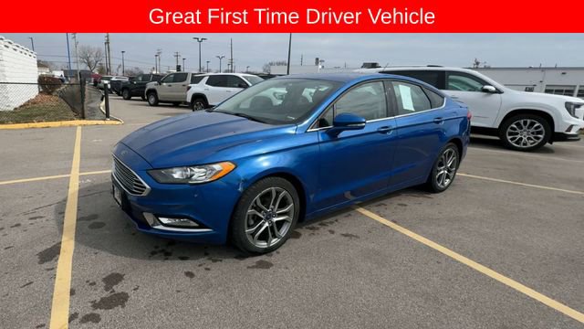 Used 2017 Ford Fusion SE w/ Equipment Group 201A image 4