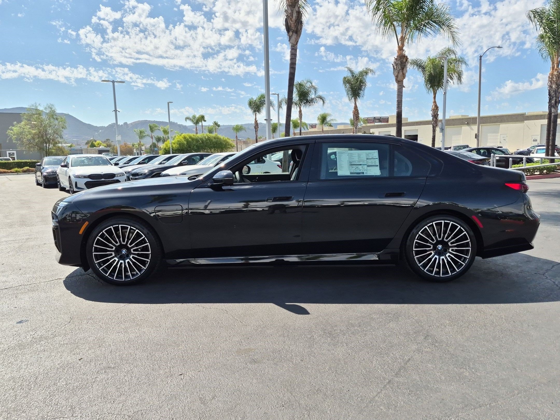 New 2026 BMW 750e xDrive w/ Premium Package AWD/4WD image 7