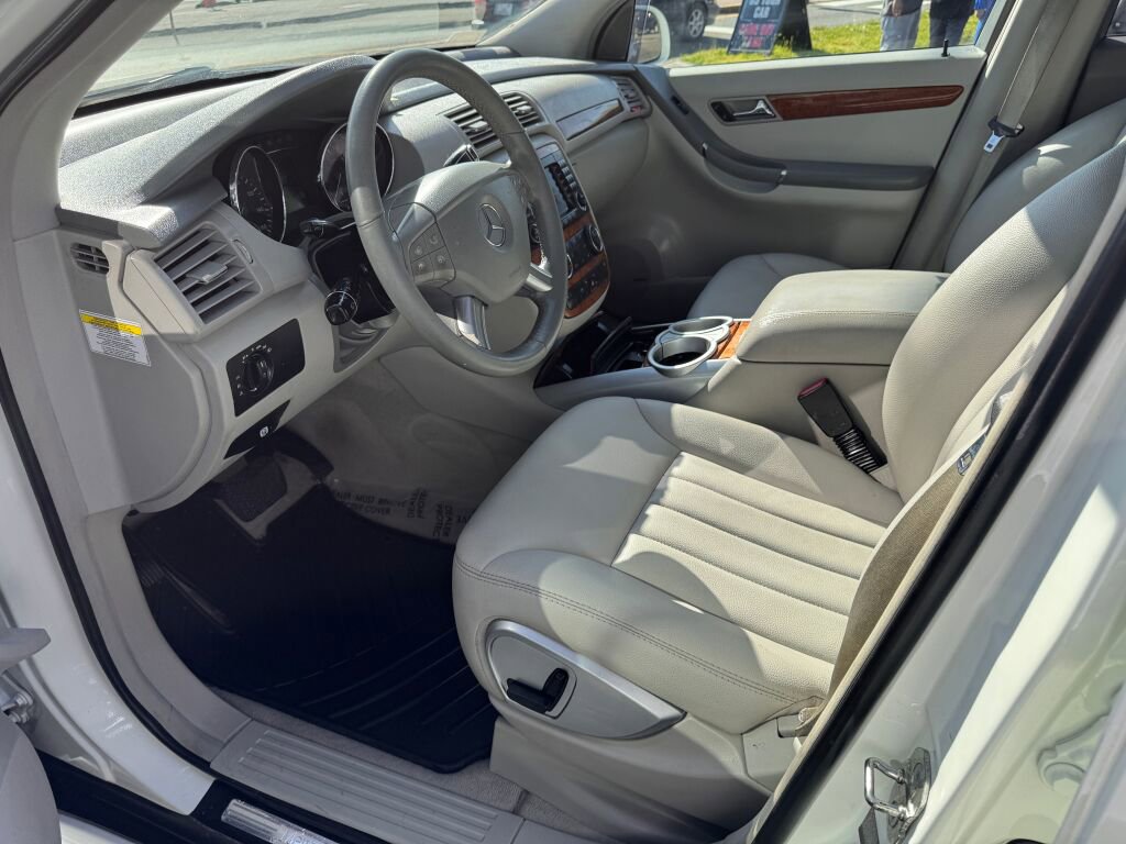 Used 2008 Mercedes-Benz R 350 4MATIC image 9
