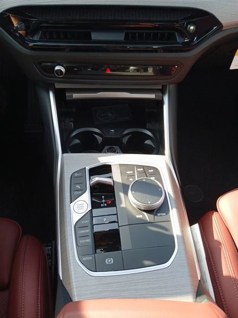 New 2026 BMW 330i Sedan w/ Premium Package RWD image 21