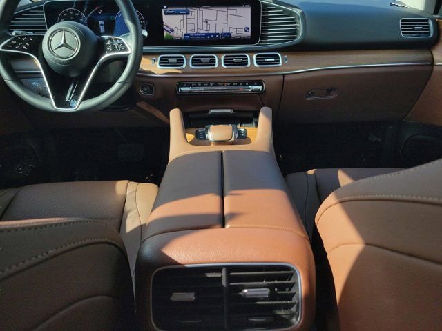 Used 2025 Mercedes-Benz GLE 450e 4MATIC w/ Winter Package image 17