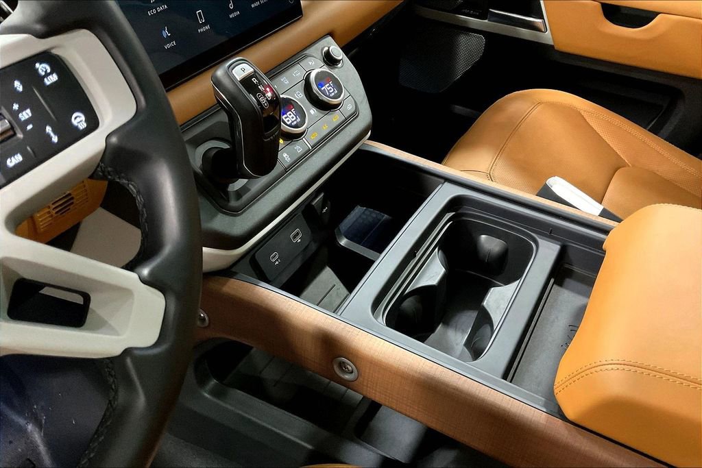 Used 2024 Land Rover Defender 130 S image 18