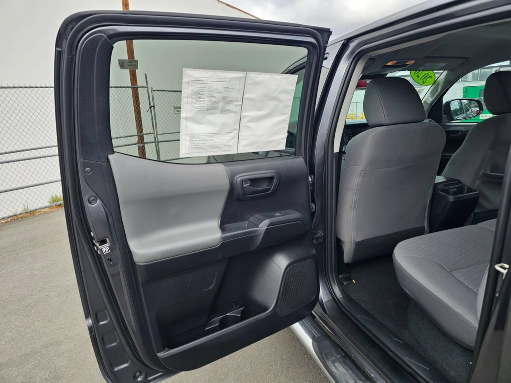Used 2020 Toyota Tacoma SR AWD/4WD image 15