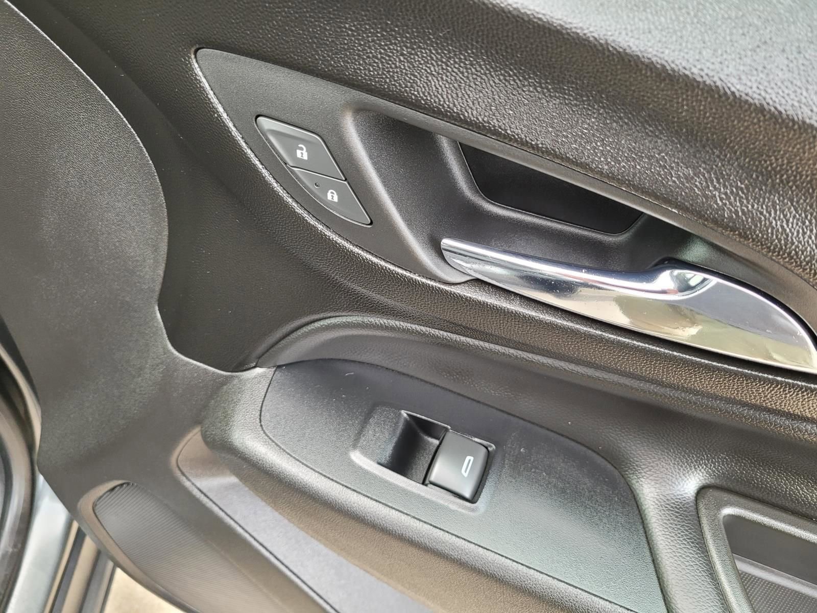 Used 2019 Chevrolet Equinox LT w/ Driver Convenience Package FWD image 8