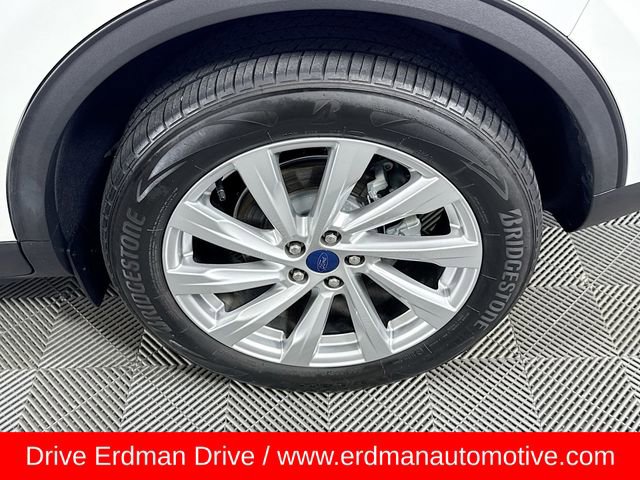 Used 2022 Ford Escape Titanium w/ Titanium Elite Package image 4