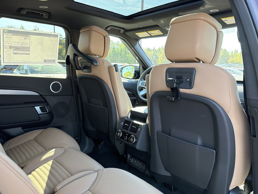 New 2026 Land Rover Discovery Limited Edition AWD/4WD image 15
