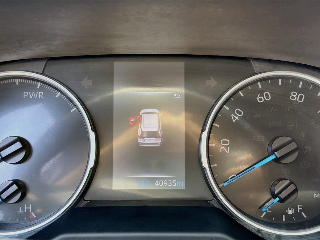Used 2022 Toyota RAV4 SE AWD/4WD image 18