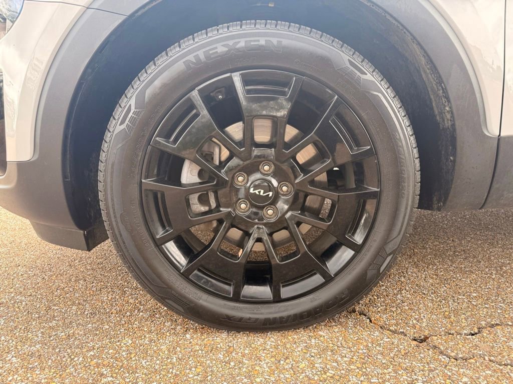 Used 2022 Kia Telluride EX w/ EX Premium Package image 11