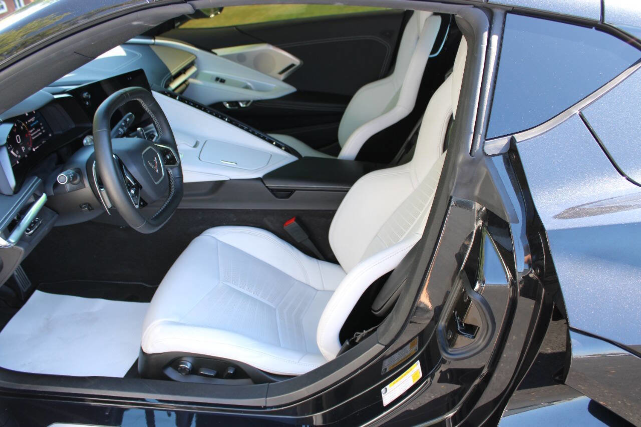 Used 2024 Chevrolet Corvette Stingray 2LT w/ Z51 Performance Package image 7