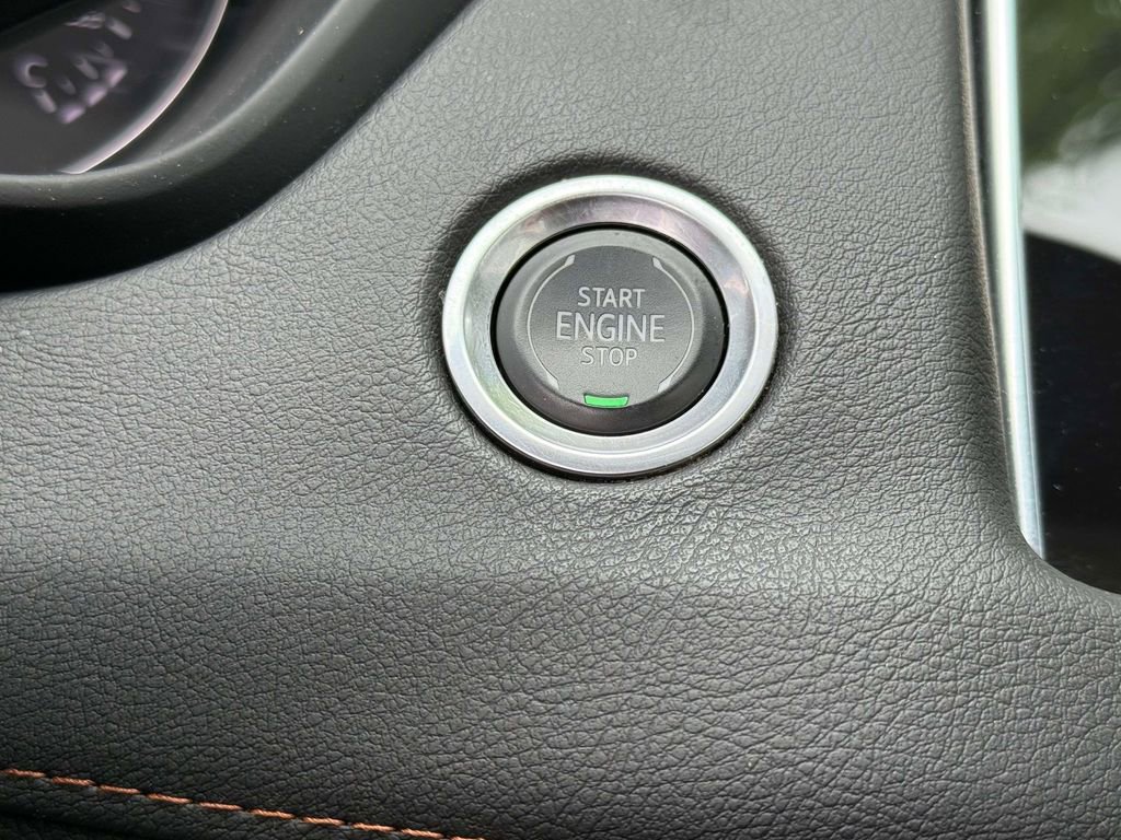 Used 2020 Cadillac XT4 Sport AWD/4WD image 28