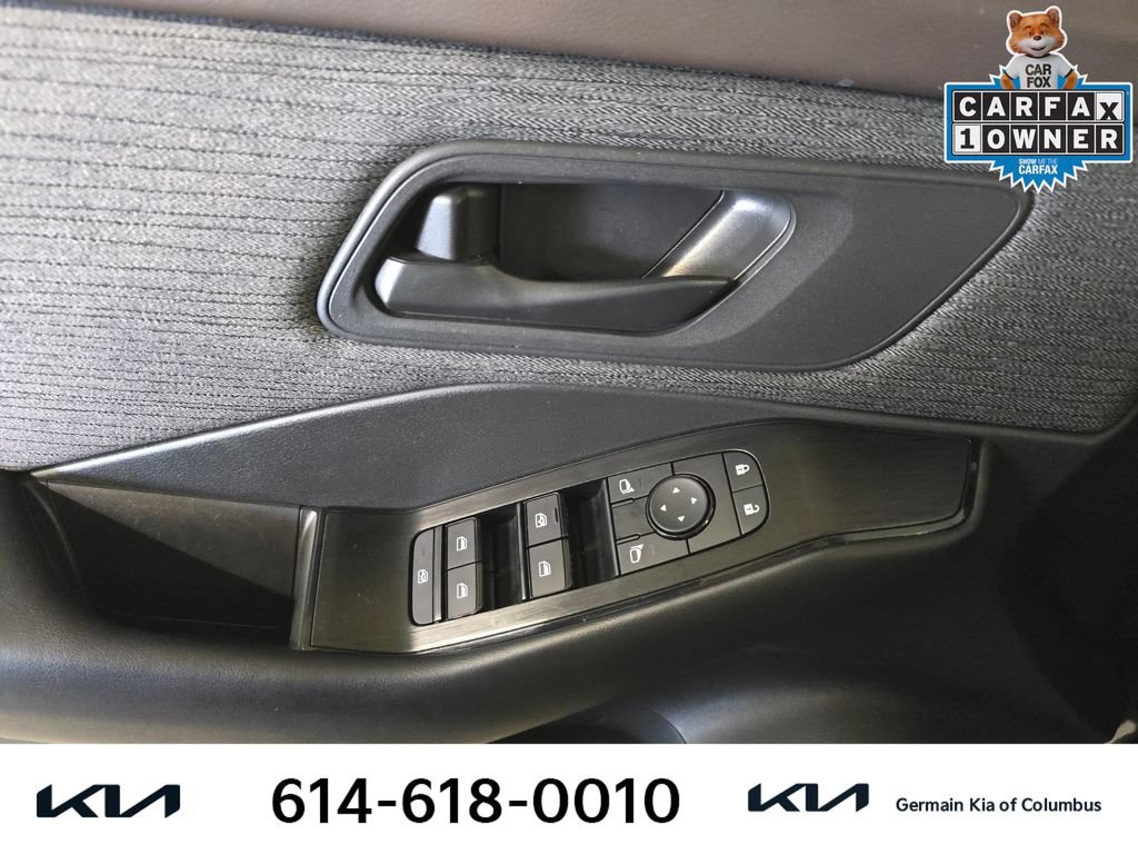 Used 2023 Nissan Rogue S AWD/4WD image 25