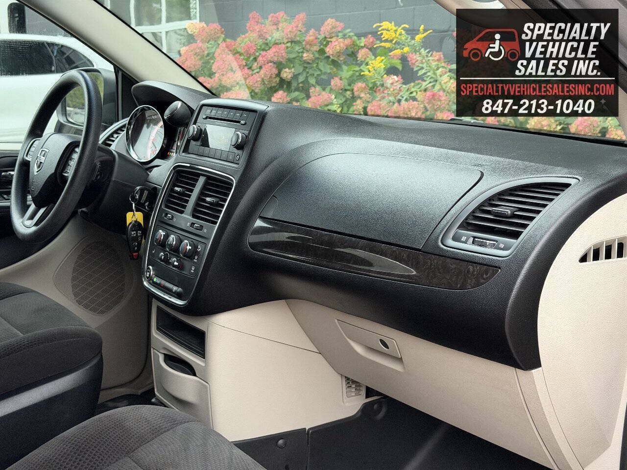 Used 2013 Dodge Grand Caravan SXT FWD image 38