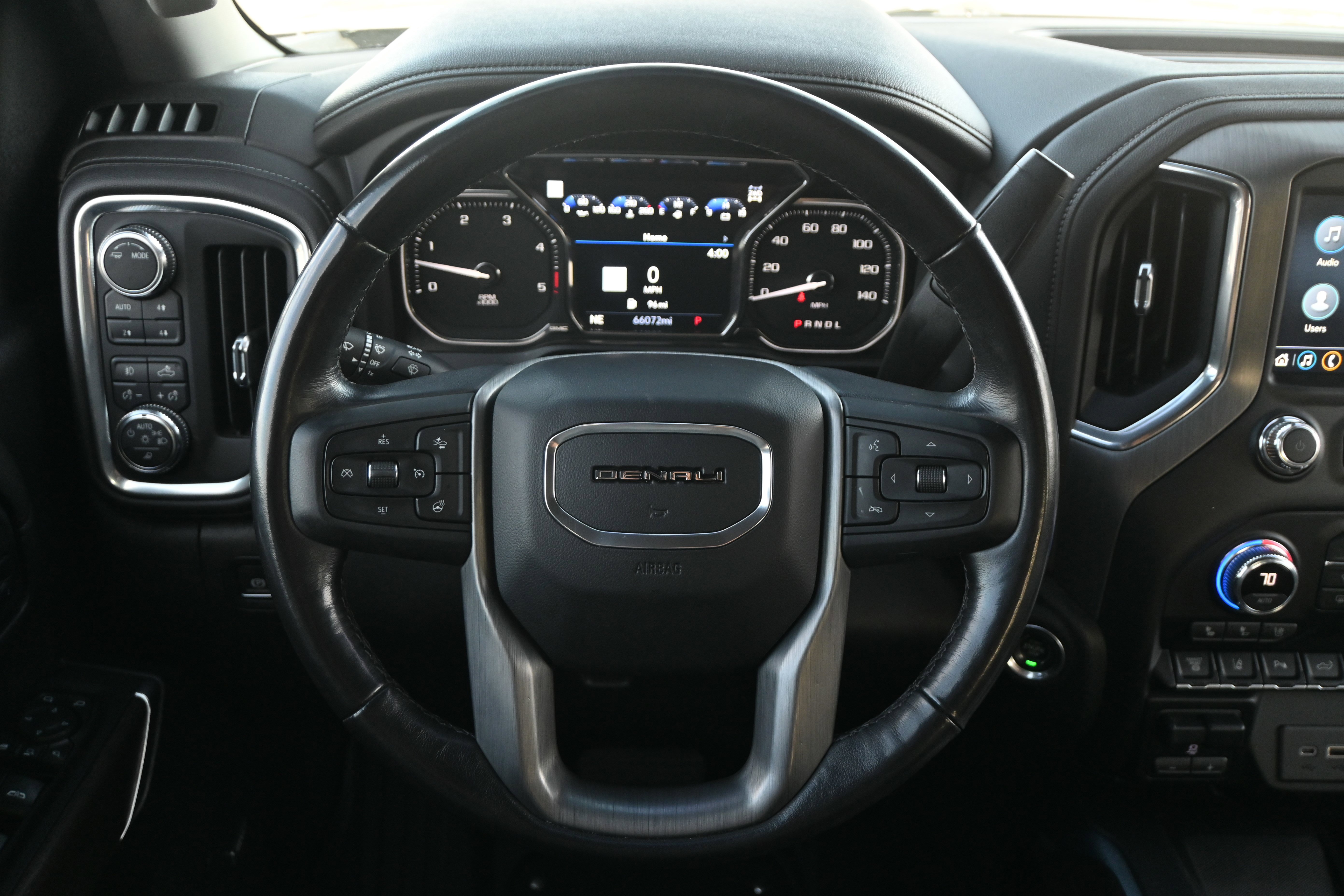 Used 2021 GMC Sierra 2500 Denali w/ Denali Black Diamond Edition AWD/4WD image 17