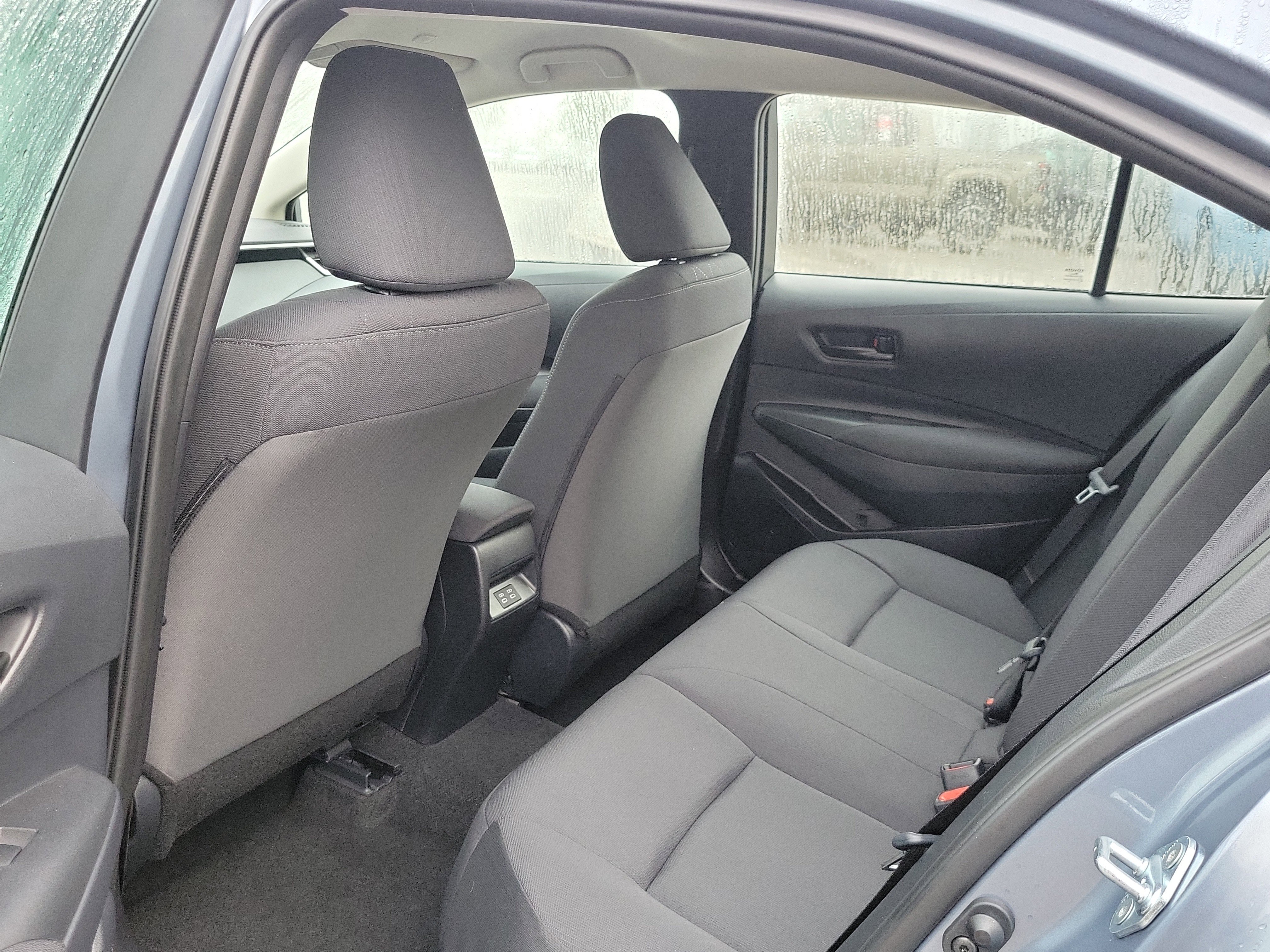 Used 2025 Toyota Corolla LE image 8