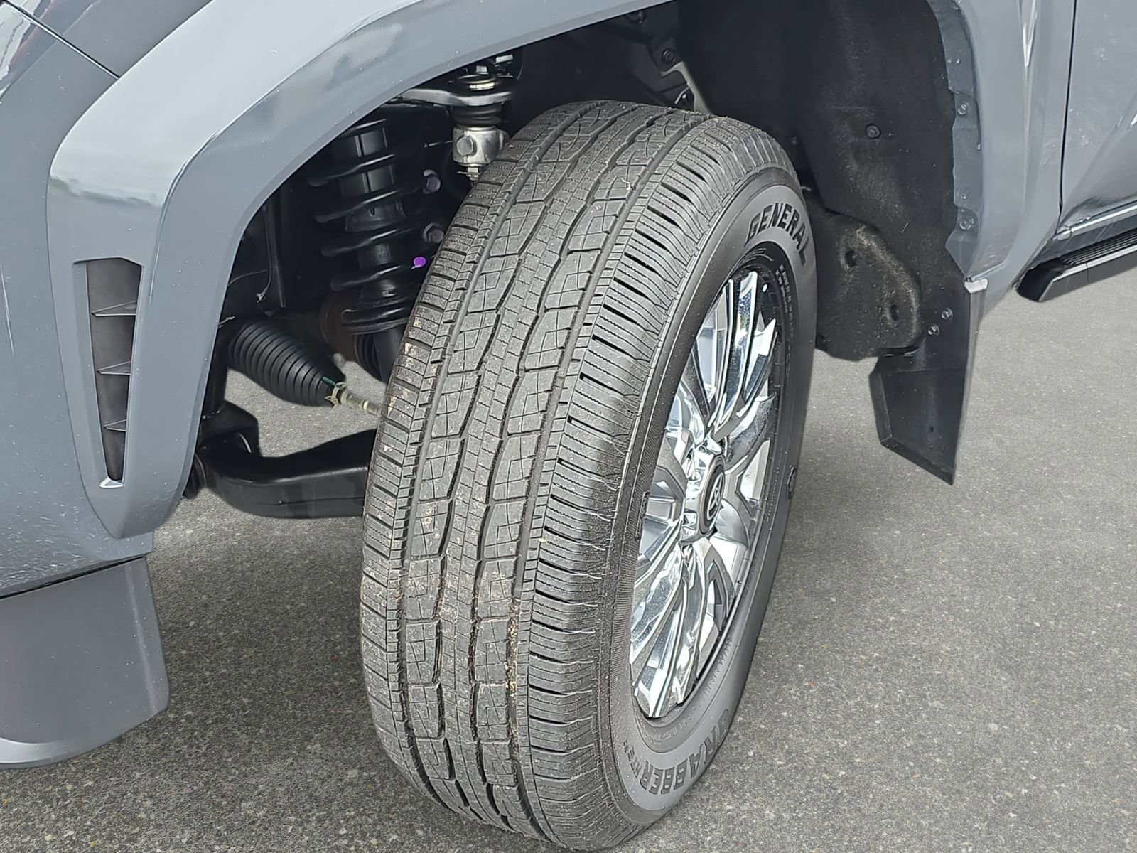 Used 2025 Toyota Tacoma Limited AWD/4WD image 32