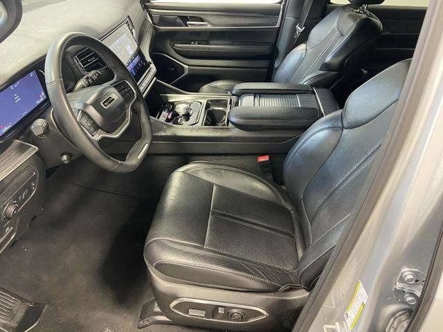 Used 2024 Jeep Wagoneer L Series II w/ Flexible Seating Group AWD/4WD image 9