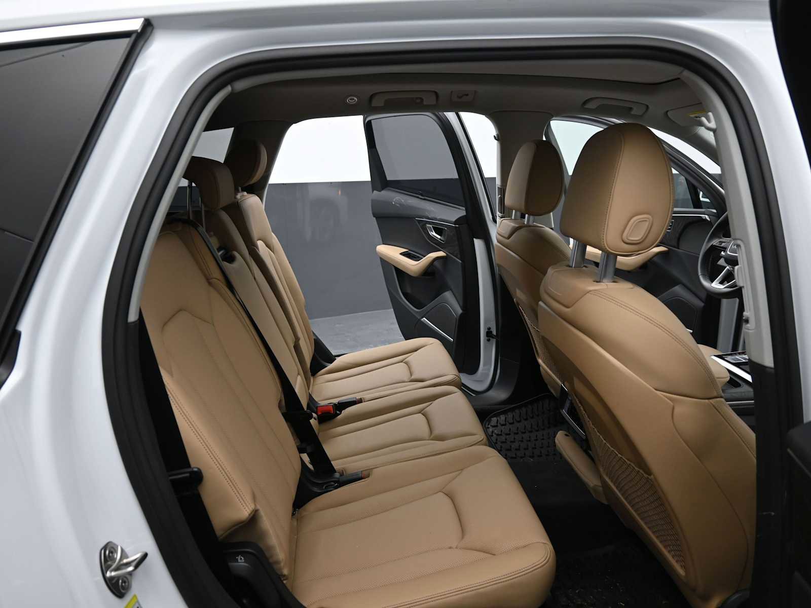 Used 2025 Audi Q7 3.0T Prestige w/ Prestige Package image 14
