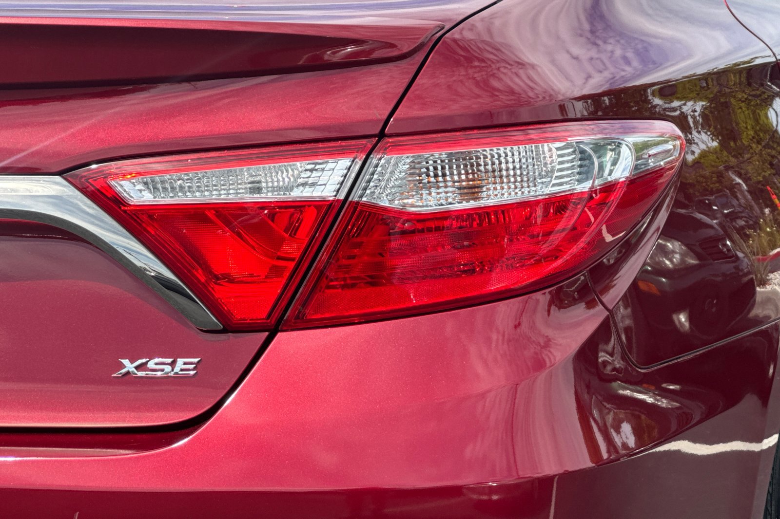 Used 2015 Toyota Camry XSE w/ Advanced Technology Package FWD image 12