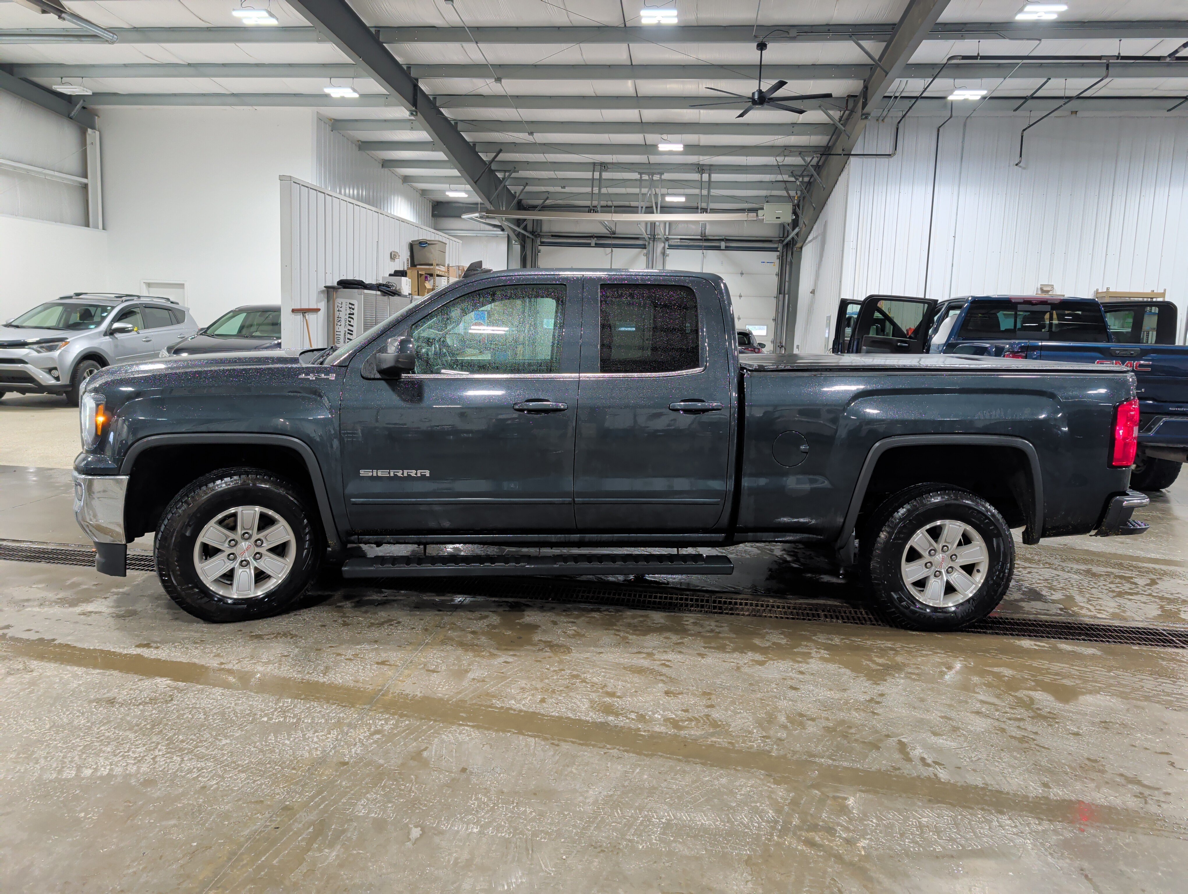 Used 2018 GMC Sierra 1500 SLE w/ SLE Value Package AWD/4WD image 5