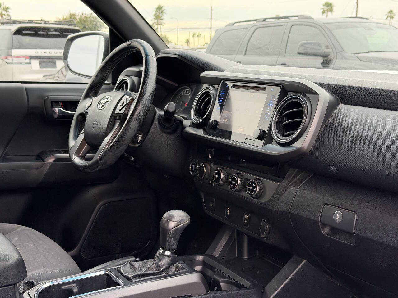 Used 2017 Toyota Tacoma TRD Sport w/ Tow Package image 29