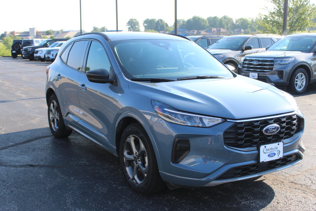 Used 2024 Ford Escape ST-Line w/ Tech Pack #1 FWD image 8