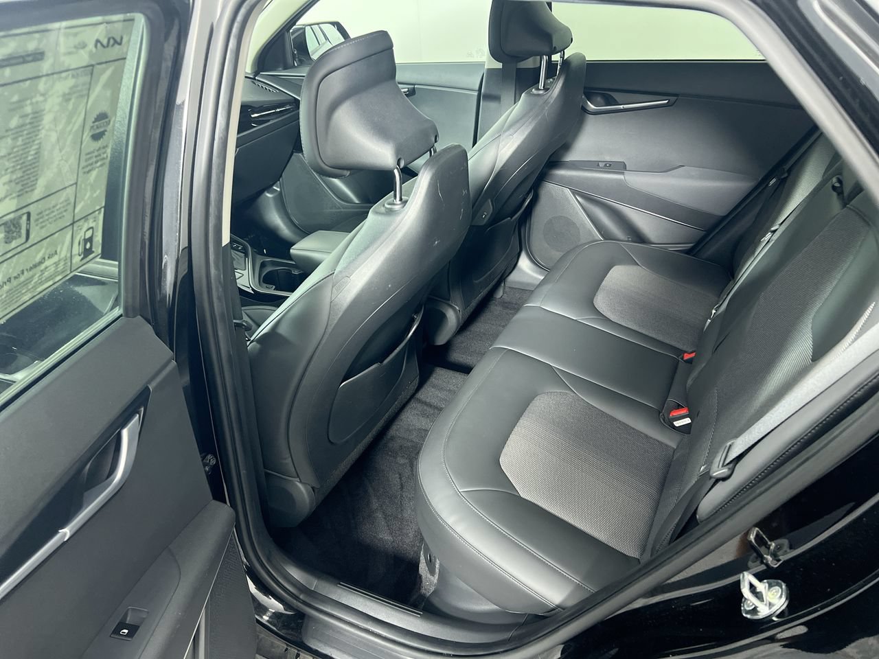 Certified 2025 Kia Niro EX Touring FWD image 29