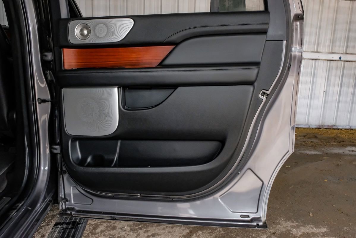 Used 2021 Lincoln Navigator L Reserve w/ Luxury Package AWD/4WD image 49