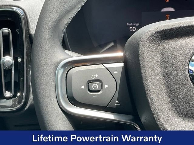 New 2026 Volvo XC40 B4 Core w/ Climate Package FWD image 17