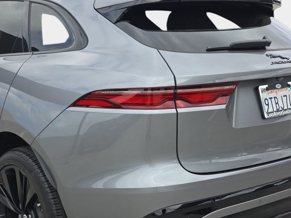 Certified 2025 Jaguar F-PACE R-Dynamic S AWD/4WD image 35